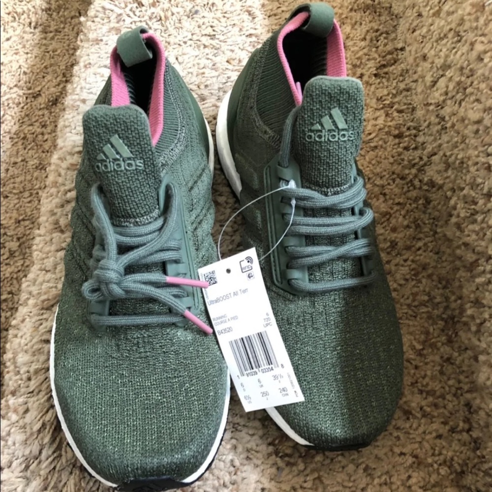adidas ultra boost shoes Women Brand New